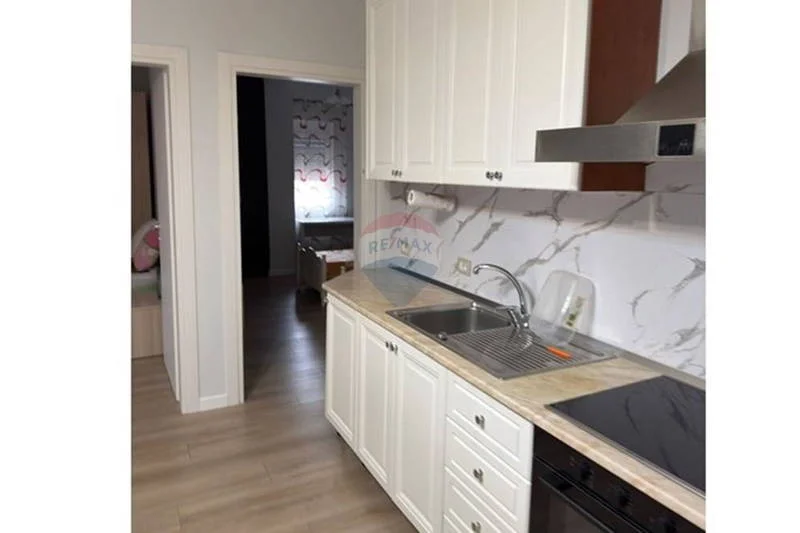 Tirane, shitet apartament , 110 m² 