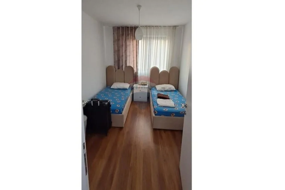Tirane, jepet me qera apartament 1+1+Ballkon , 106 m² 600 € 