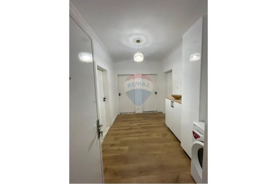 Tirane, jap me qera apartament 1+1+Ballkon Kati 5, 81 m² 600 € (Stacionit të Trenit, tek BKT)
