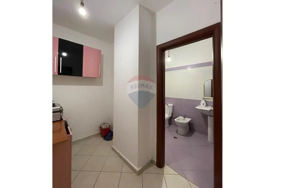Tirane, shitet apartament 2+1 , 85 m² 130.000 € (Yzberisht)