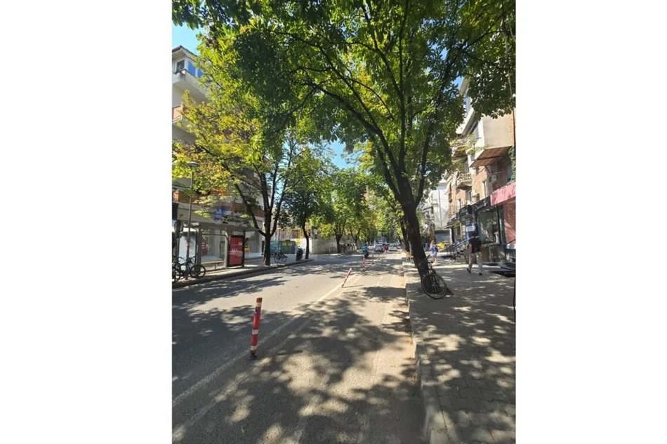 Tirane, jepet me qera ambjent biznesi Kati 0, 120 m² 3.000 € (sami frasheri)