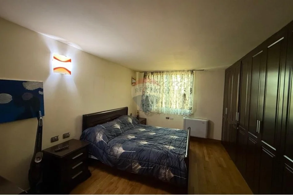 Tirane, jepet me qera apartament 3+1+Aneks+Ballkon Kati 6, 234 m² 1.500 € (liqeni i thate)