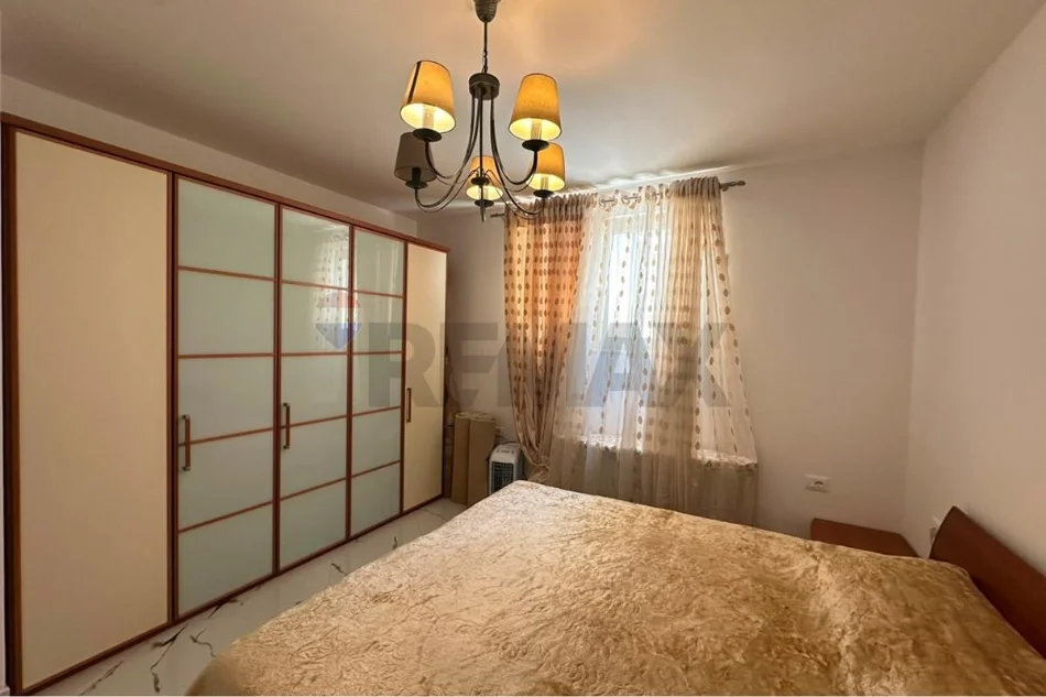 Shtepi private për qira - Bulevardi i Ri