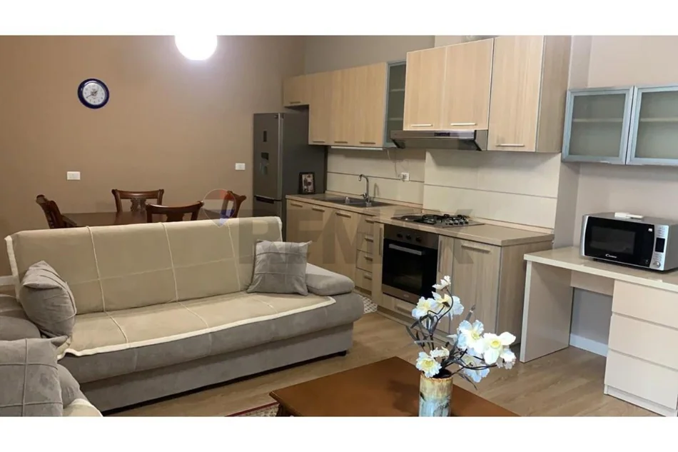 Tirane, jepet me qera apartament 1+1+Ballkon Kati 1, 80 m² 550 € (Eduart Mano)