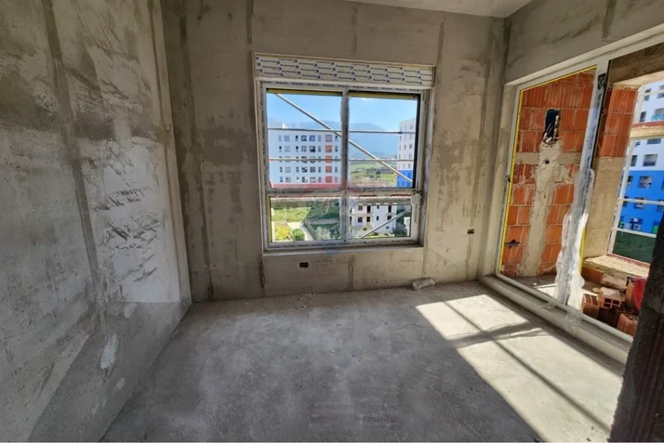 Tirane, shitet apartament 1+1 Kati 4, 48 m² 84.500 € (kompleksi mangalem)