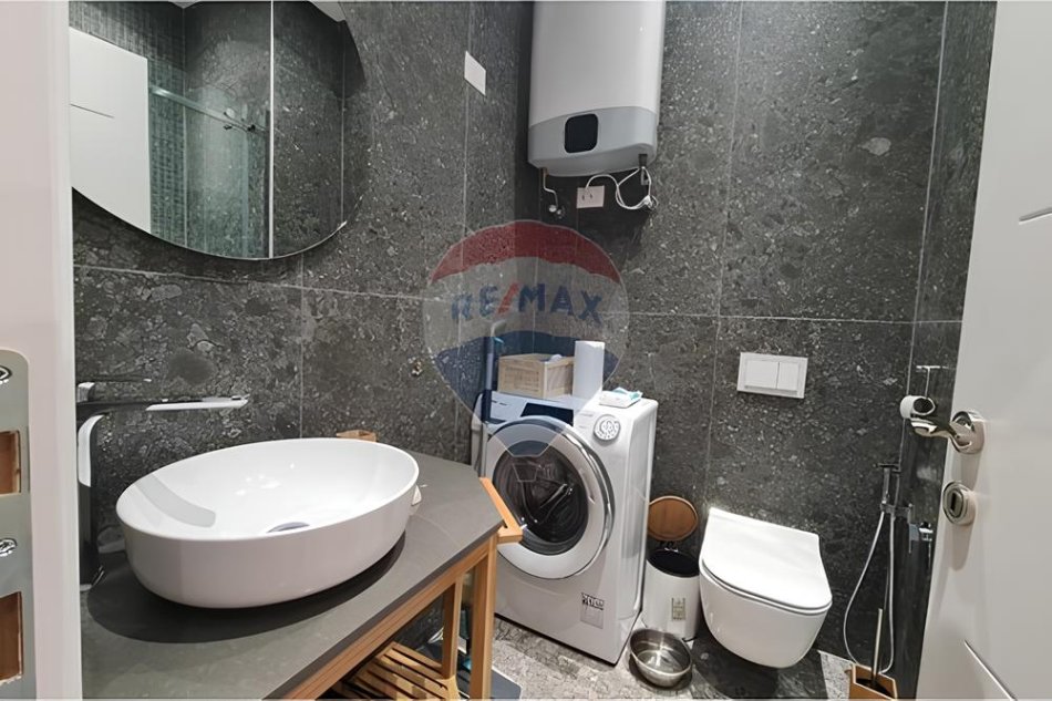 Tirane, jepet me qera 1+1 Kati 5, 65 m² 800 € (21 Dhjetori)