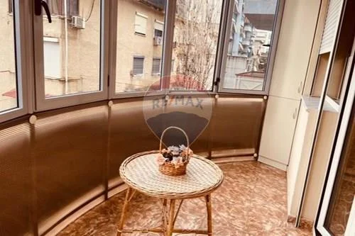 Tirane, jepet me qera apartament 1+1 , 70 m² 550 € (APARTAMENT 1+1 ME QIRA NE BLLOK -GARDA)