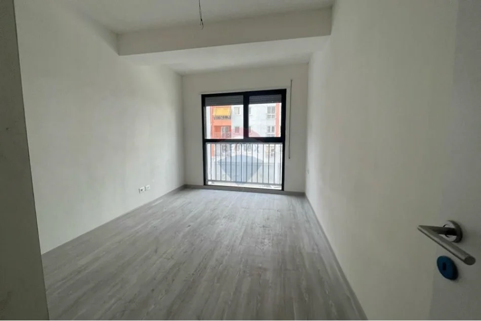 Tirane, shitet apartament , 147 m² 265.000 € 