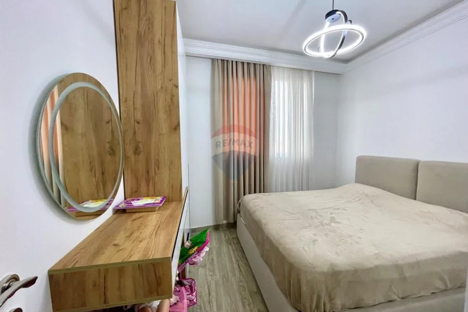 Tirane, shitet apartament 1+1+Ballkon Kati 3, 68 m² 140.000 € (spitali amerikan 3)