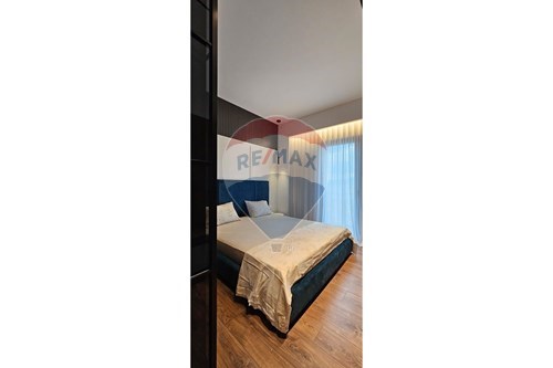 Tirane, jepet me qera apartament 3+1+Ballkon Kati 14, 160 m² 2.200 € (rruga e Kavajes)