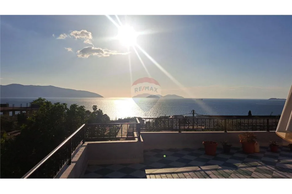 Vlore - Lungomare, shitet Vile Vile 2 Katshe Kati 2, 438 m² (Rruga Dhimitër Konomi, Vlore)