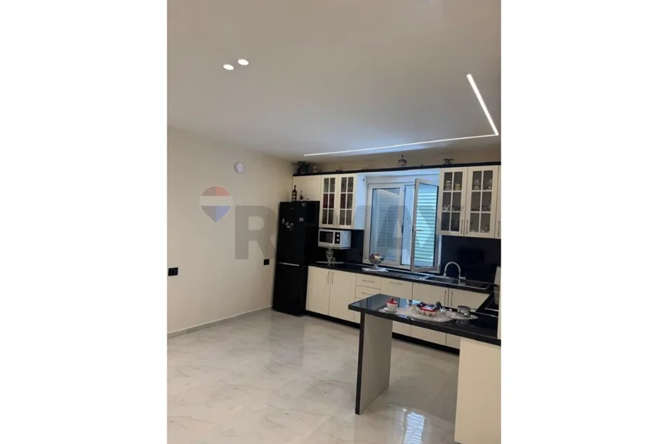 Tirane, jepet me qera Vile Vile 2 Katshe , 1.086 m² 2.000 € 