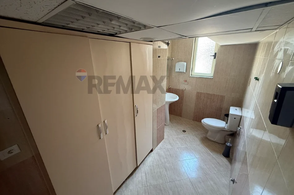 Tirane, jepet me qera , 174 m² 3.200 € 