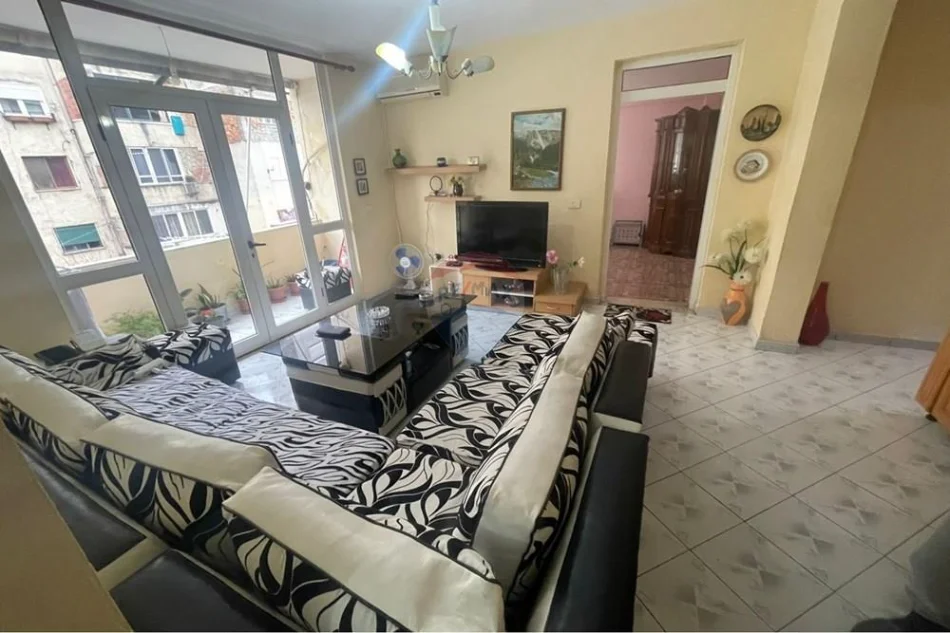 Tirane, shitet apartament , 128 m² 177.000 € 