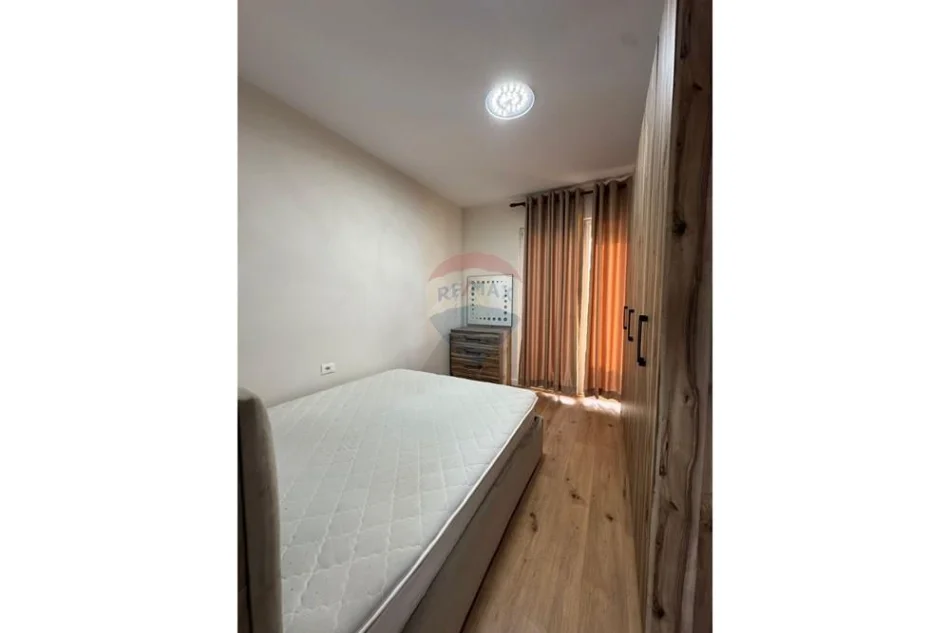 Tirane, jepet me qera apartament 1+1 , 67 m² 550 € 