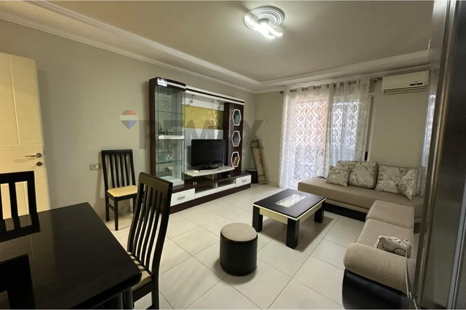 Tirane, jepet me qera apartament , 73 m² 550 € (Blv Barjam Curri)