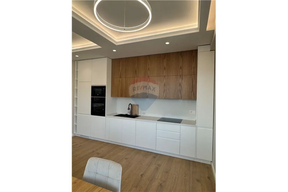 Vlore, shitet apartament 2+1 Kati 8, 121 m² 310.000 € (Rruga Pelivan Leskaj, Vlorë)