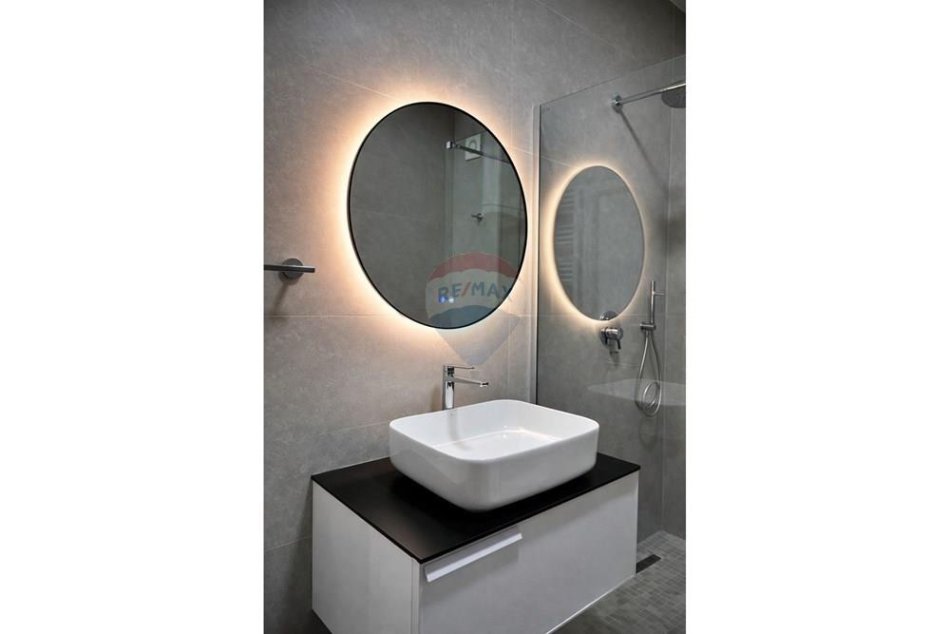 Tirane, jepet me qera zyre , 67 m² 700 € 