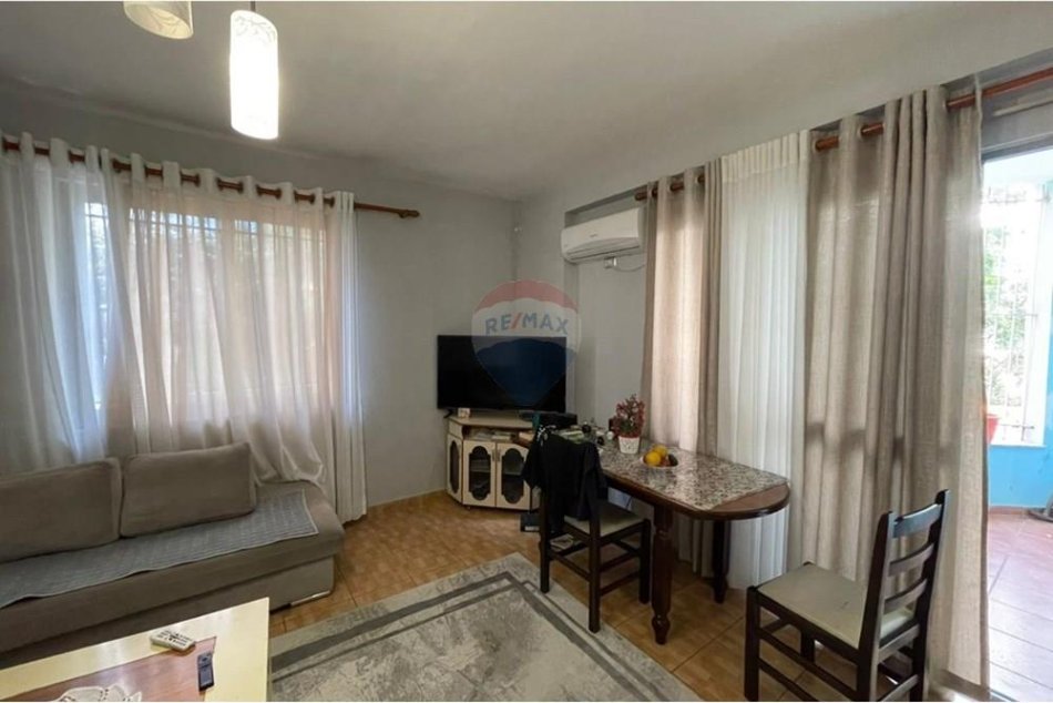 Tirane, shitet apartament 1+1 Kati 1, 103 m² 110.000 € (Rruga e Thesarit, Tiranë (ID: 530551001-229)