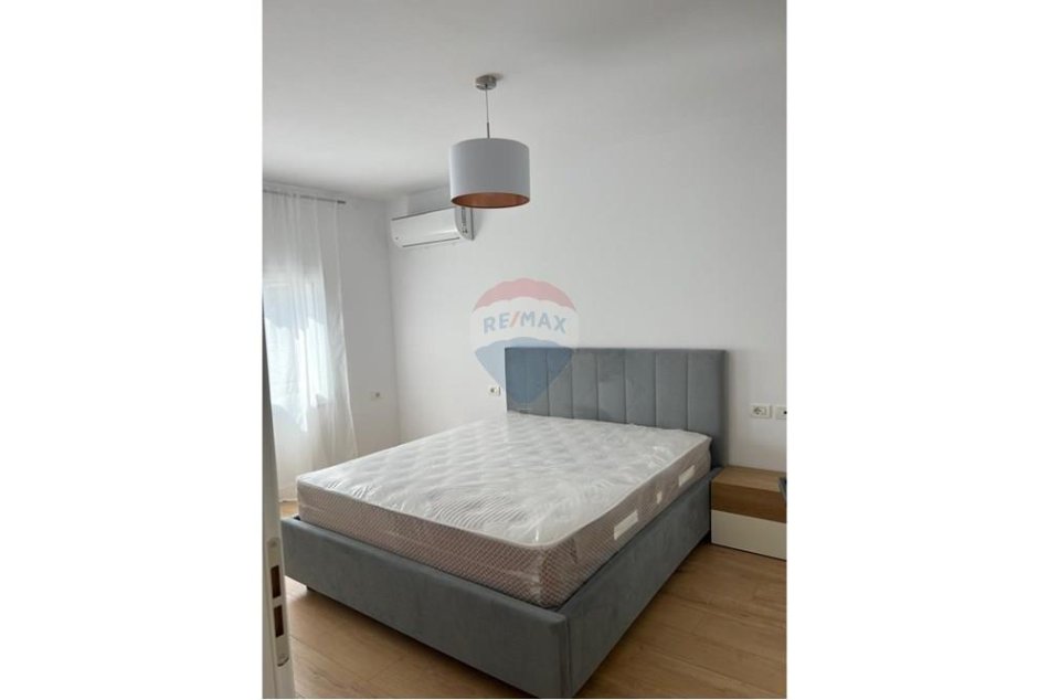 Tirane, jepet me qera apartament 2+1 Kati 2, 90 m² 950 € (Rruga Maliq Muco)