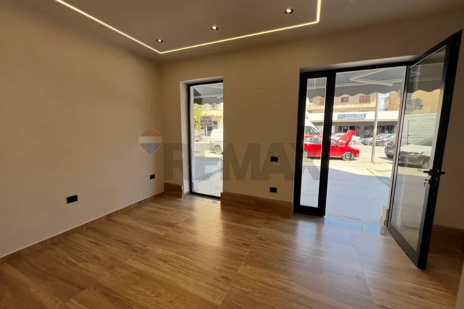 Vlore, jepet me qera dyqan Kati 0, 20 m² 350 € (Rruga Riza Salati, Vlore)