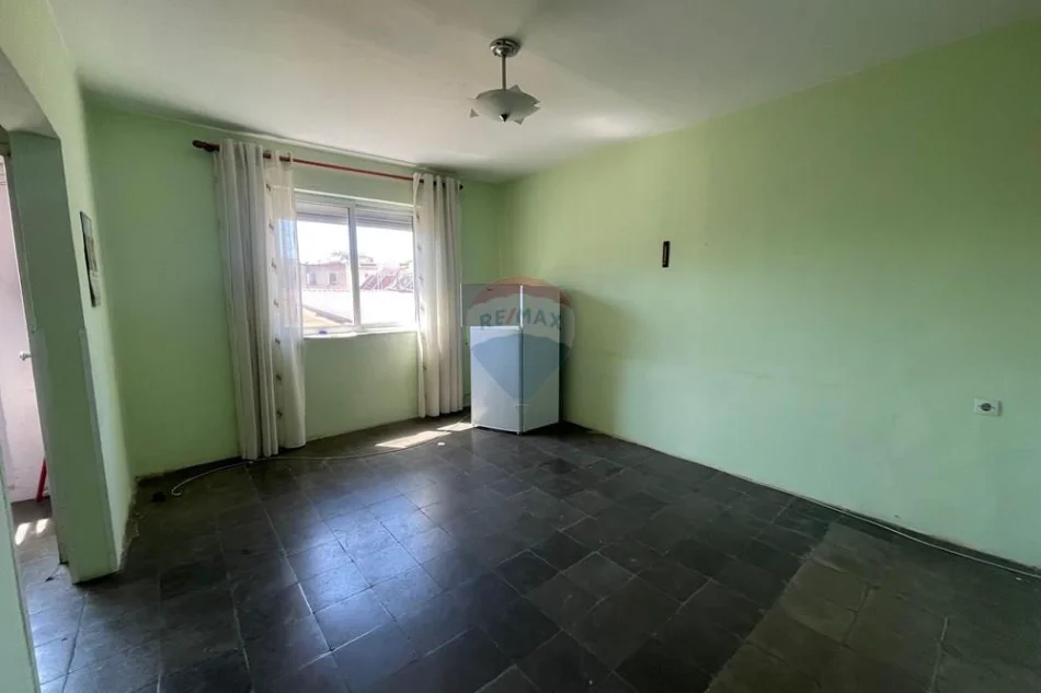 Tirane, shitet apartament 2+1+Ballkon Kati 3, 75 m² 147.000 € (Ali demi)