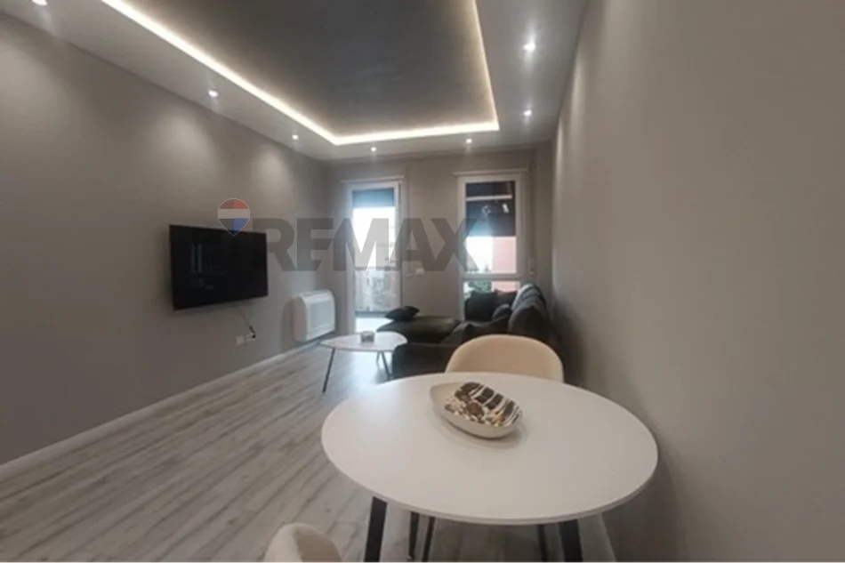 Tirane, jepet me qera apartament 1+1 , 650 € (egnatia)