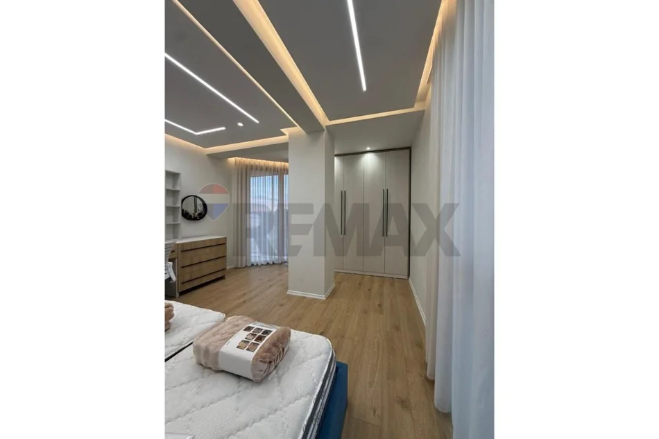 Jepet me qera apartament , 105 m² 1.300 €