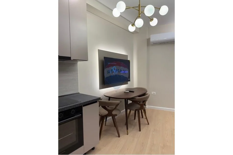 Tirane, jepet me qera apartament 1+1 ,