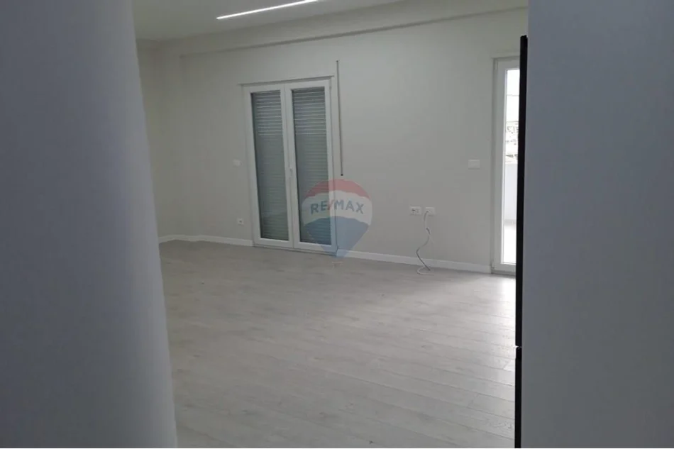 Tirane, jepet me qera apartament 1+1 Kati 3, 80 m² 420 € (Kodra e Priftit)