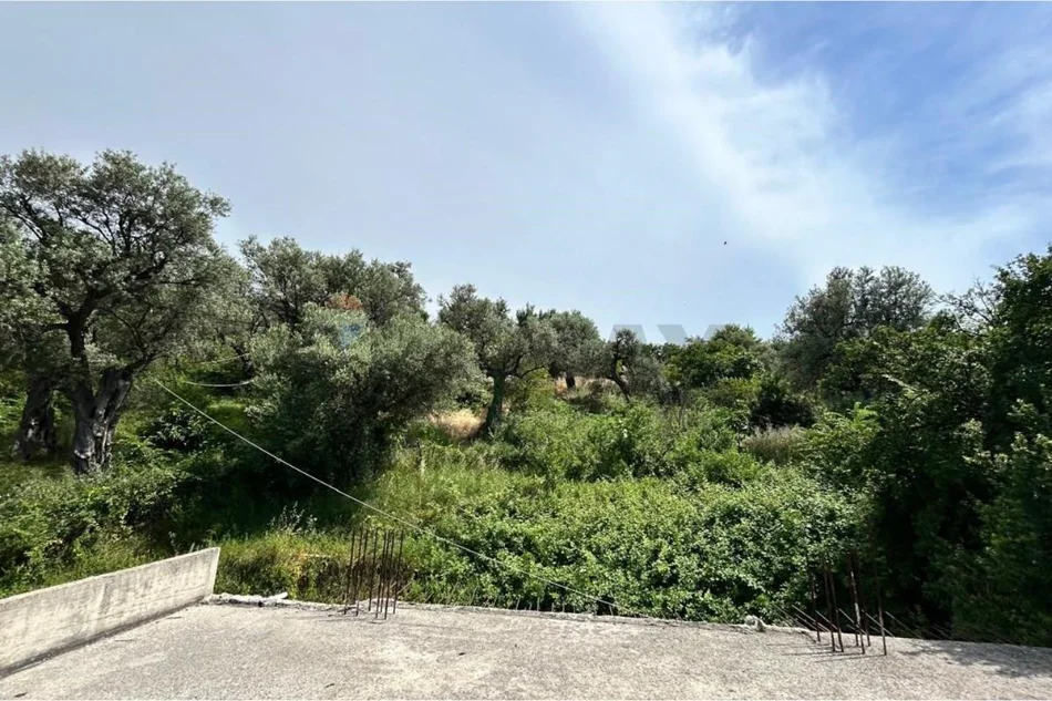 shitet shtepi Vile 1 Katshe Kati 0, 500 m² 170.000 € (Lagjja 4 Heronjtë, Rruga Drashovica, Vlorë)
