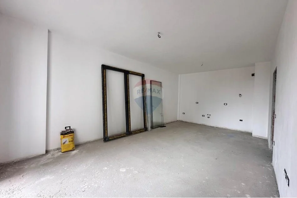 Tirane, shitet apartament 1+1+Ballkon , 70 m² 128.000 € 