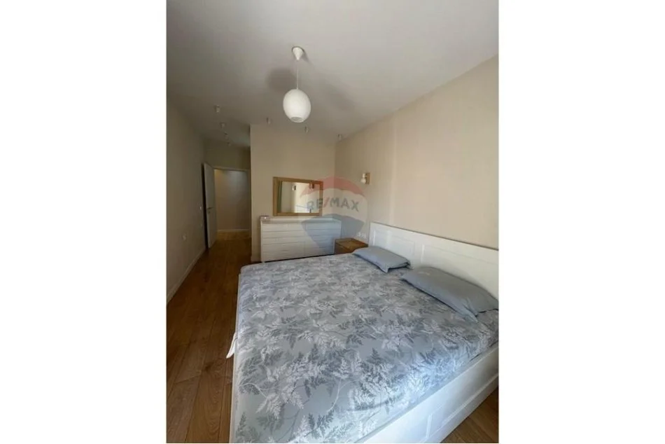 Tirane, jepet me qera apartament 2+1+Ballkon , 100 m² 750 € 