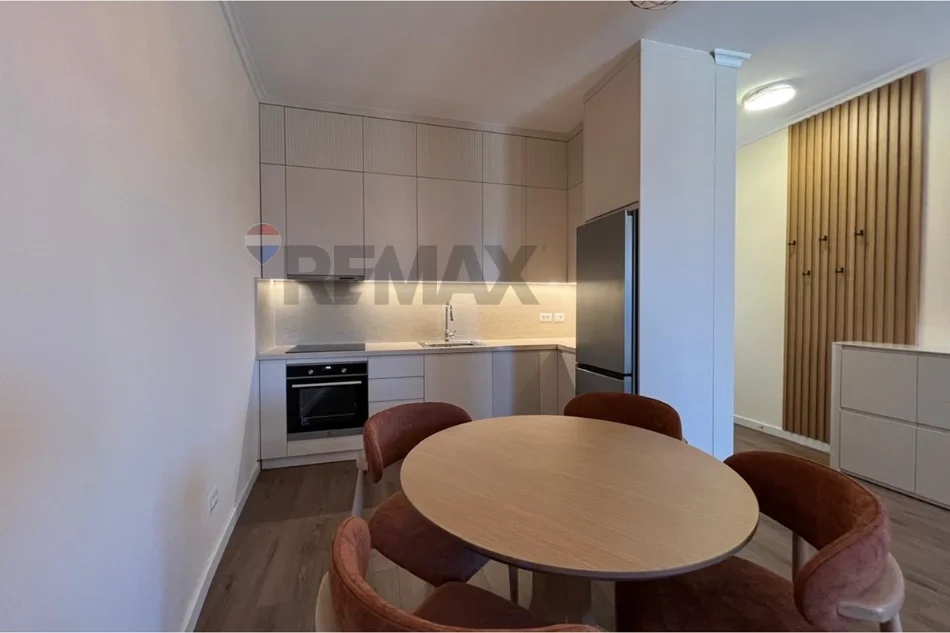 Jepet Apartament me qira 2+1+2 ~ Rruga e Kosovareve