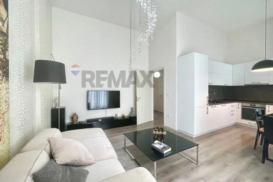 Tirane, shitet apartament 1+1+Ballkon , 75 m² 190.000 € (rruga kavajes)