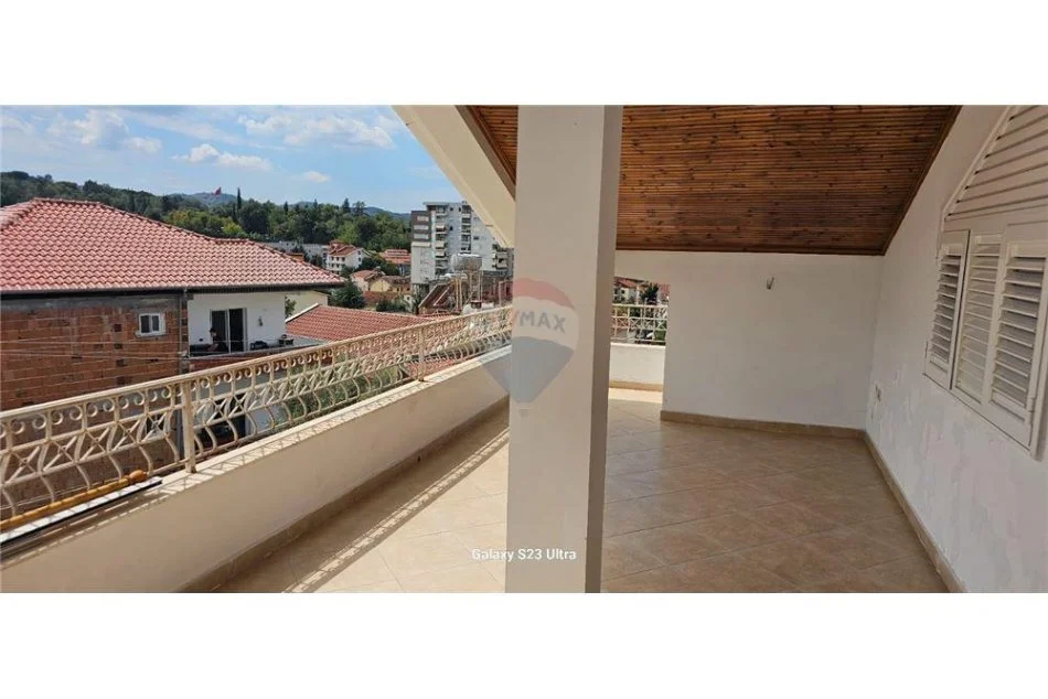 Tirane, jepet me qera apartament+verande | Penthouse 3+1+Ballkon , 250 m² 800 € 