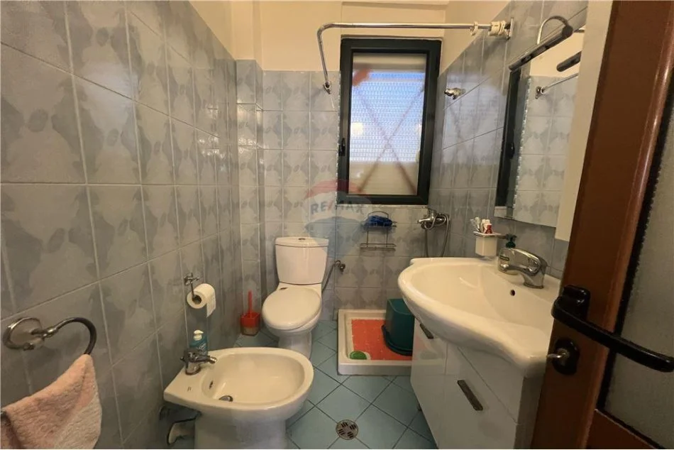 Vlore, shitet apartament Kati 4, 120 m² 138.500 € (Rruga Transballkanike, Vlorë (Përballë AZA))