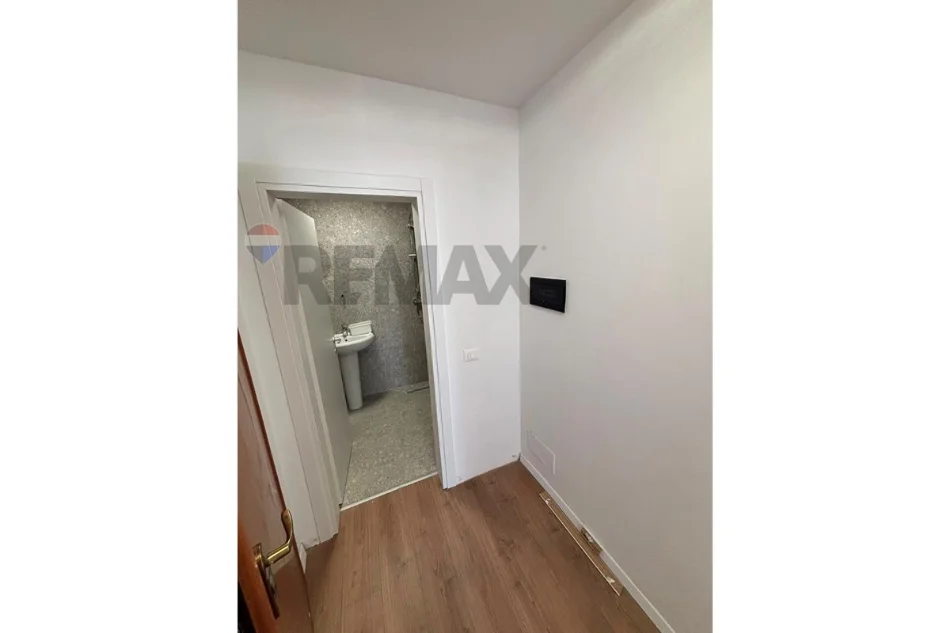 Tirane, shitet apartament 1+1 Kati 5, 69 m² 12.000.000 LEK (Rruga e Dajtit)