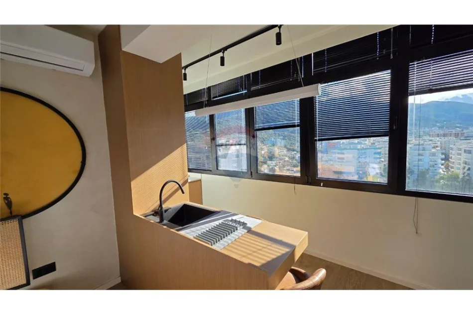 Vlore - Lungomare, shitet apartament 2+1 Kati 10, 127 m² 328.500 € (Rruga Reshat Osmani, pran shkolles se Marines, Vlore)
