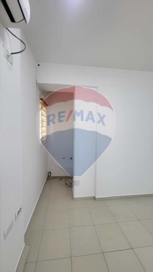 Tirane, jepet me qera apartament 1+1 Kati 0, 65 m² 800 € (Rruga e Kavajes)