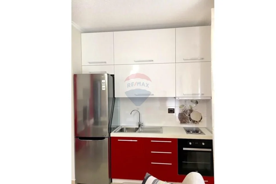 Tirane, jepet me qera apartament 1+1+Ballkon , 60 m² 620 € (Kopshti Zoologjik)