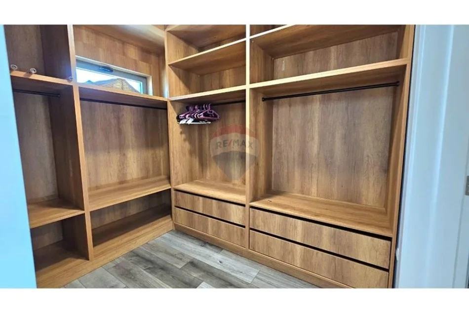 Tirane, jepet me qera Vile 3+1 , 198 m² 2.300 € (TEG, Tiranë)