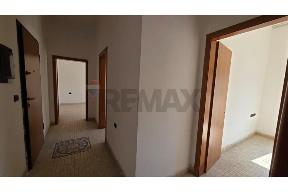Vlore, shitet apartament 2+1 Kati 2, 77 m² 73.000 € (Rruga Ate Kristo Negovani, Vlore)