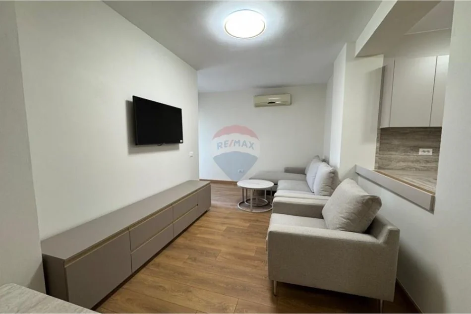 Tirane, jap me qera apartament 1+1 Kati 2, 50 m² 600 € 