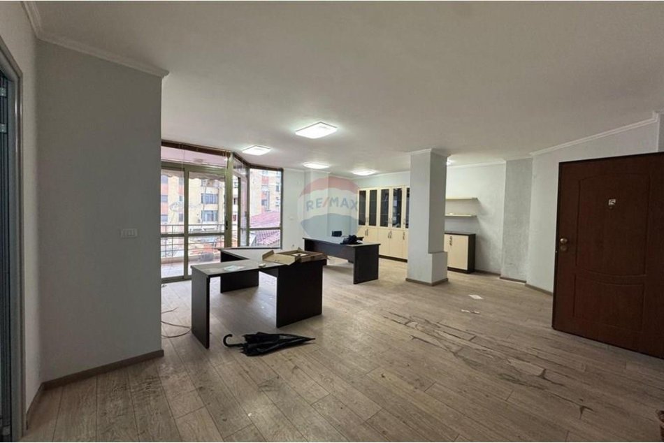 Tirane, shitet apartament 2+1 Kati 3, 103 m² 258.000 € (Rruga Muhamet Gjollesha, Tiranë(ID: 530181003-438)