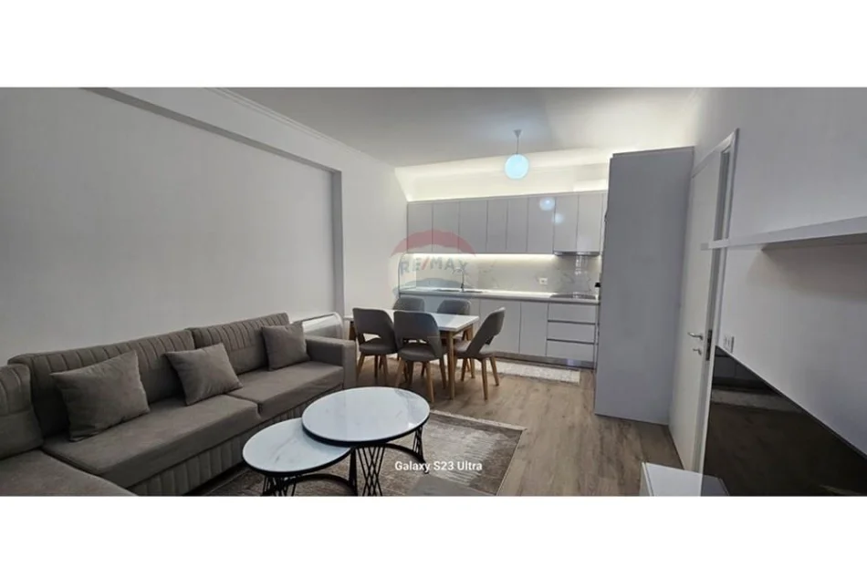 Tirane, jepet me qera apartament , 106 m² 730 € (Rr.Teodor Keko)