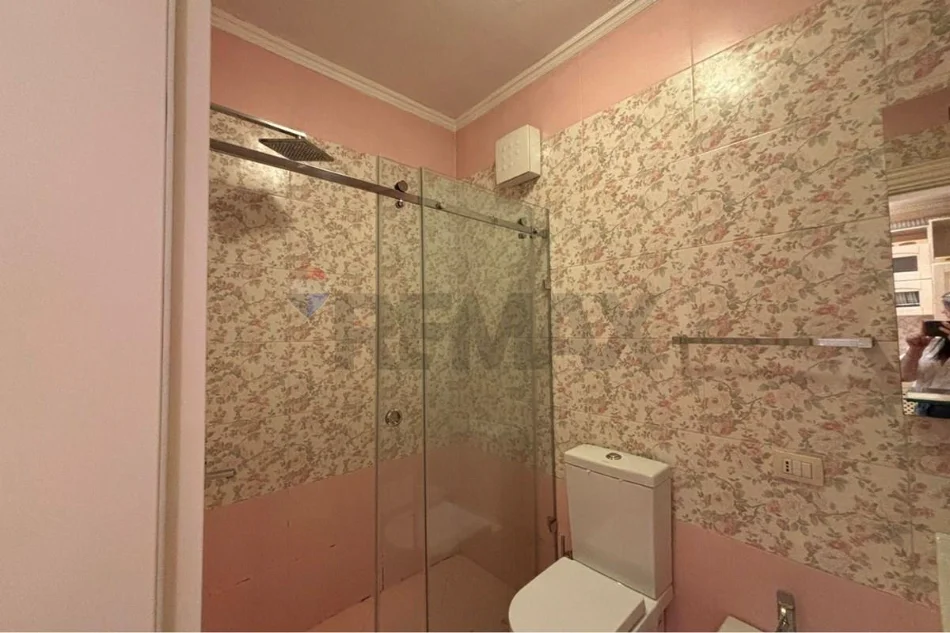 Jepet me qira apartament - Rruga Barrikadave