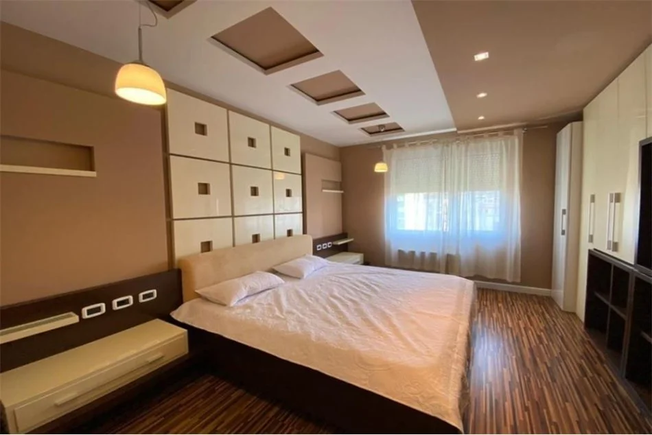 Jepet me qera Apartament 2+1 ne Bllok, Brigada VIII