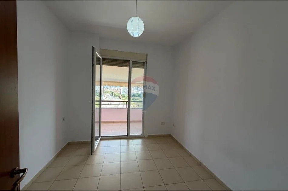 Tirane, shitet apartament , 97 m² 127.900 € 