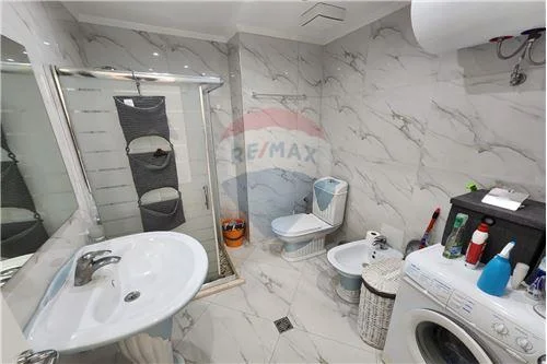 Tirane, jepet me qera apartament 1+1 Kati 8, 56 m² 550 € (Rruga e Kavajës, Shqipëri)